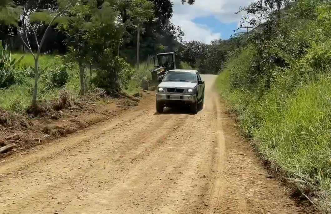 Prefeitura conclui a recuperação da estrada da região do Novo Itamarati